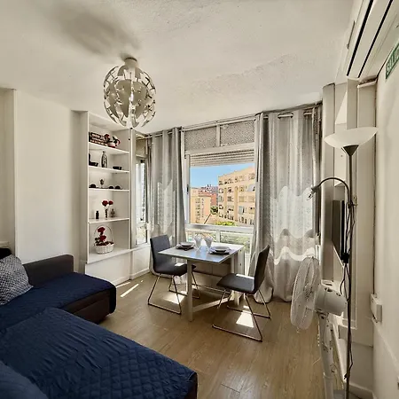 Los Verdiales Central Apartment Walking Distance To The Beach Apartment *