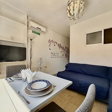 Los Verdiales Central Apartment Walking Distance To The Beach *