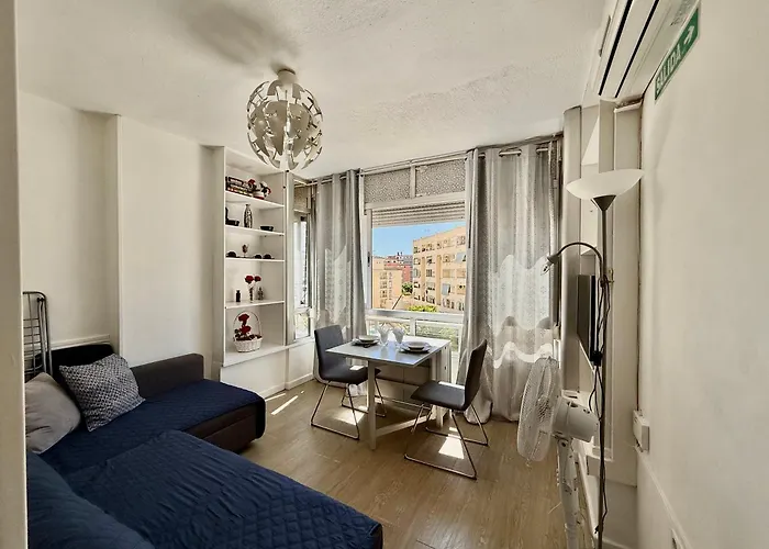 Los Verdiales Central Apartment Walking Distance To The Beach Appartement *